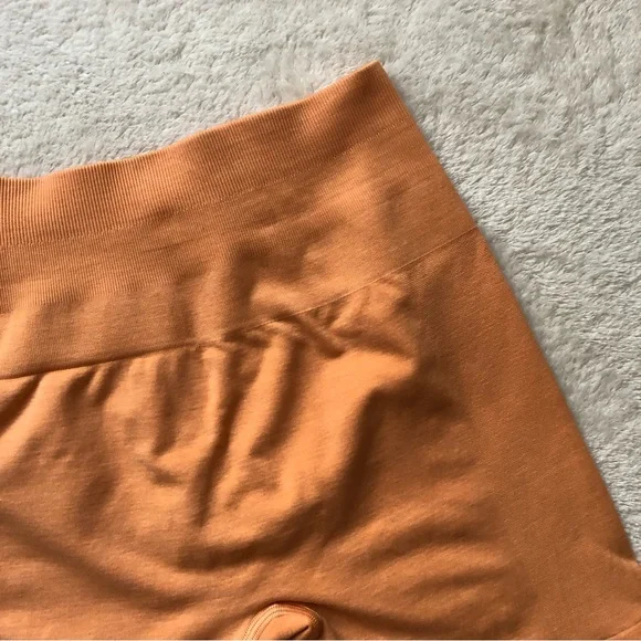 Alphalete Amplify Shorts - Picture 2 of 12
